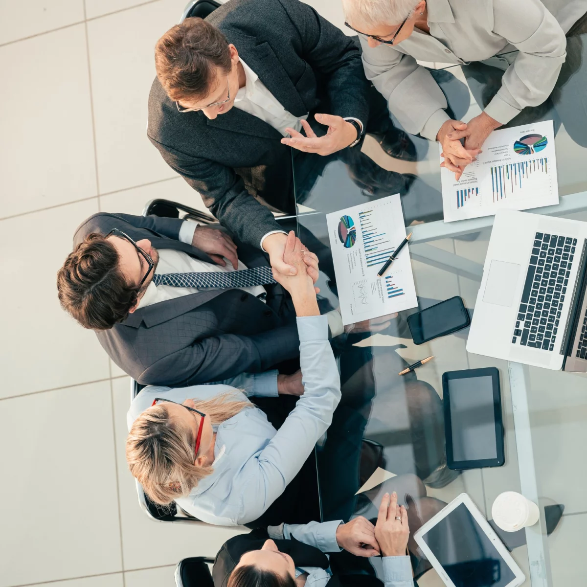 Czy  żeby kupić wyposażenie domu trzeba wydać dużo?